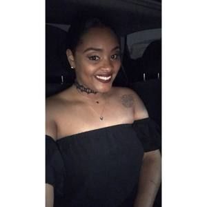 Meet your Posher, Tia